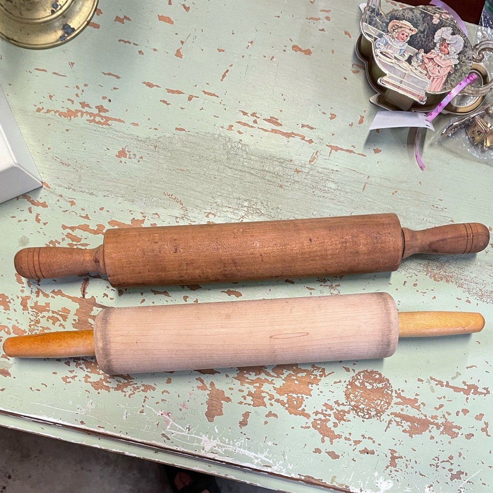 One new rolling pin and one vintage rolling pin. Both in EUC!